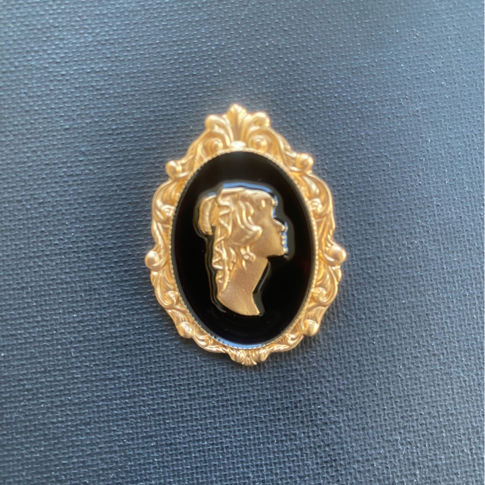 Vintage Gold and Black Cameo Brooch